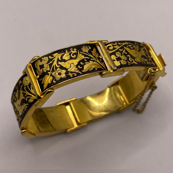 Vintage Jewelry - Gorgeous Vintage Damascene Detailed Bird Floral Gold Tone Hinged Panel Bracelet